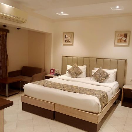 Meritas Crystal Resort Lonavala Kültér fotó