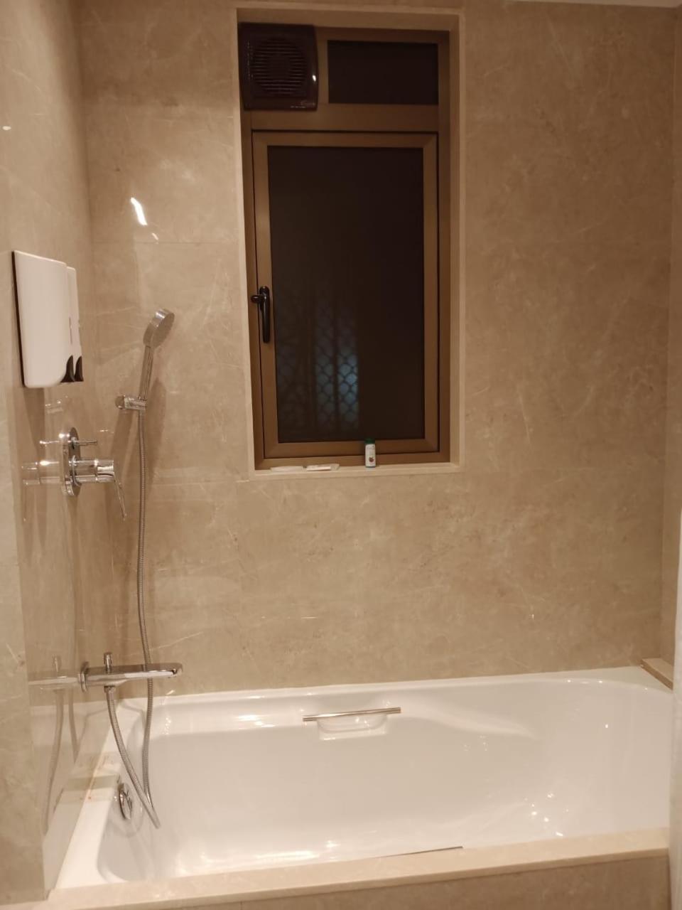 Meritas Crystal Resort Lonavala Kültér fotó